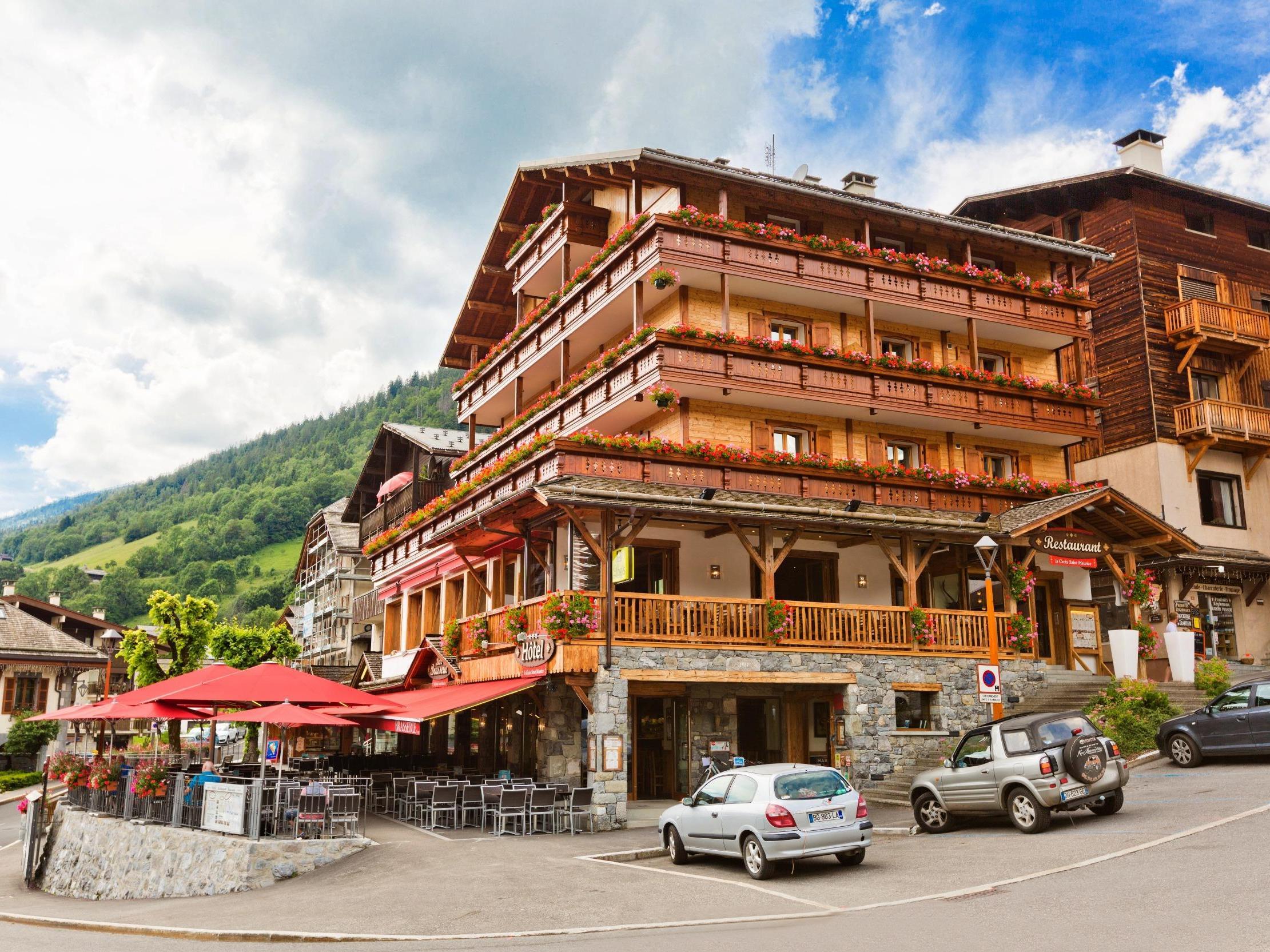 Отель Logis La Croix-Saint-Maurice Ле-Гран-Борнан Экстерьер фото